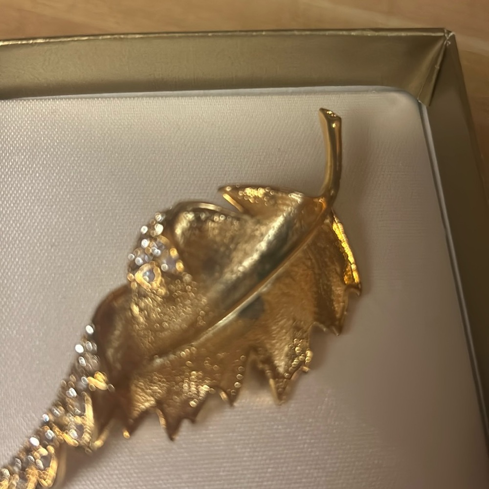 Leaf Pin